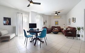 Renaissance City Apartment 